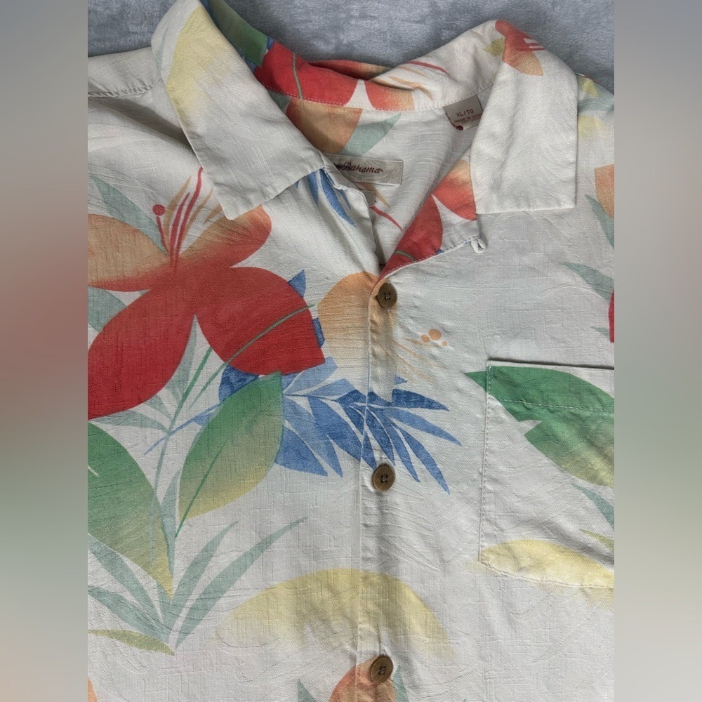 Tommy Bahama 100% Silk Hawaiian Tropical Hibiscus Flower Short Sleeve Size XL